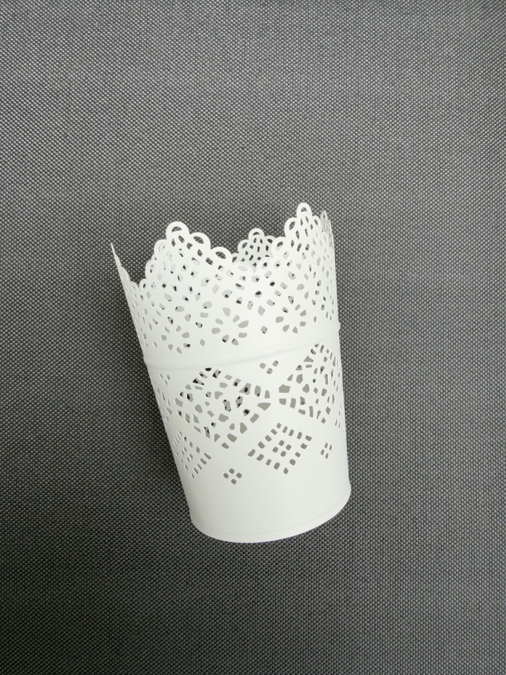 IKEA Skurar Scalloped Lace Vase Container Candle Holder Make Up Brusher Holder